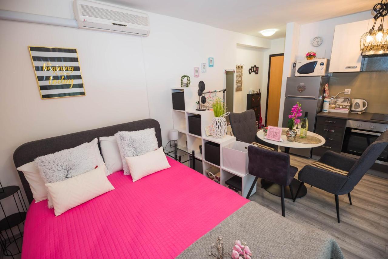 Studio apartment Mari&parking free Rovigno Esterno foto