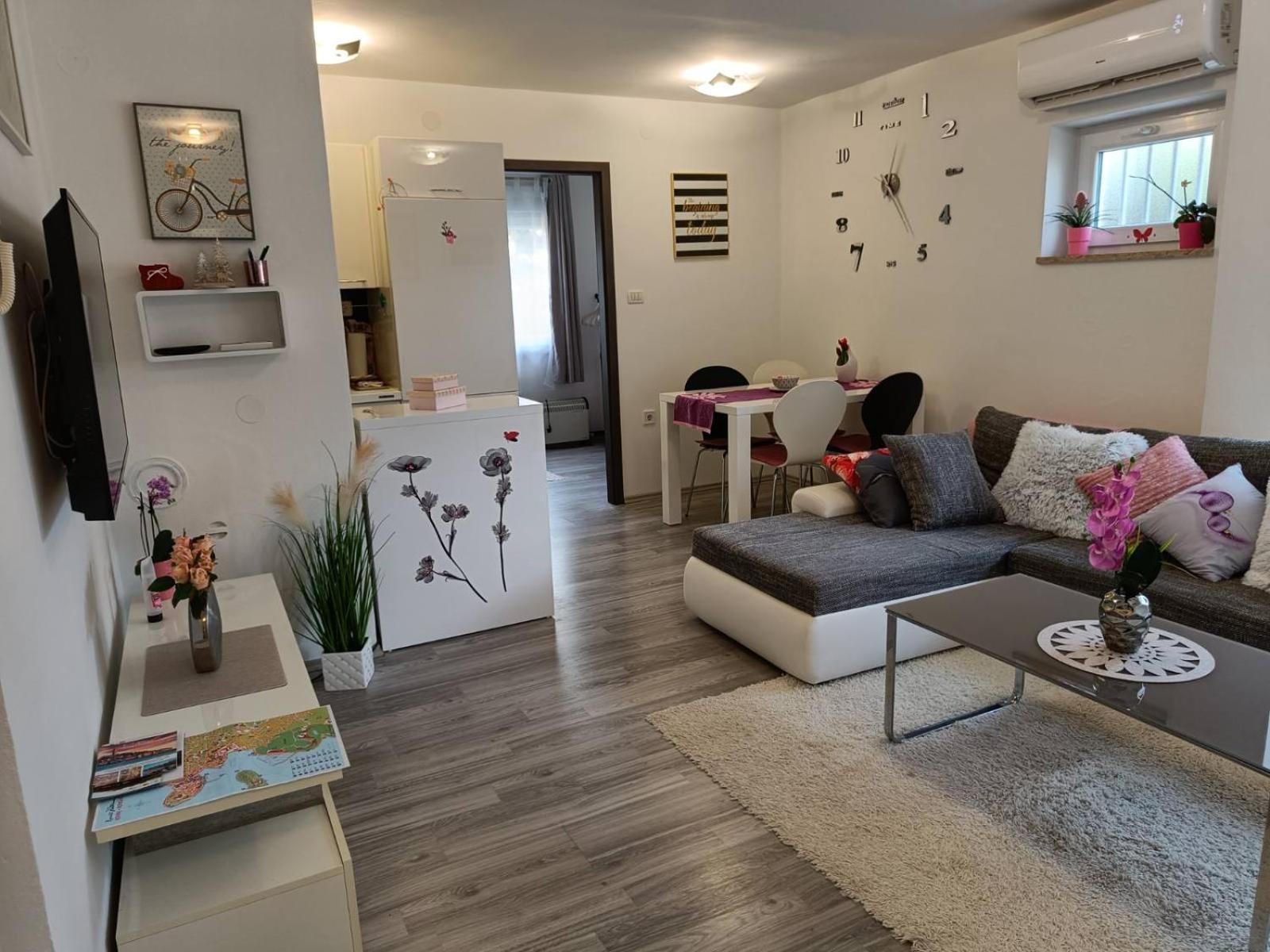 Studio apartment Mari&parking free Rovigno Camera foto